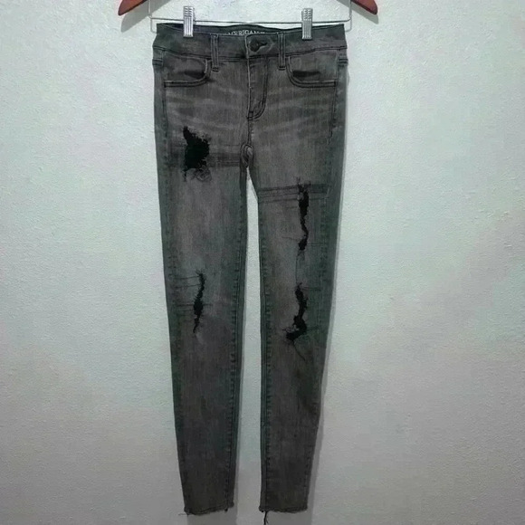 American Eagle Woman’s Jegging Jeans, Gray, distressed, Size 2 - Picture 2 of 16